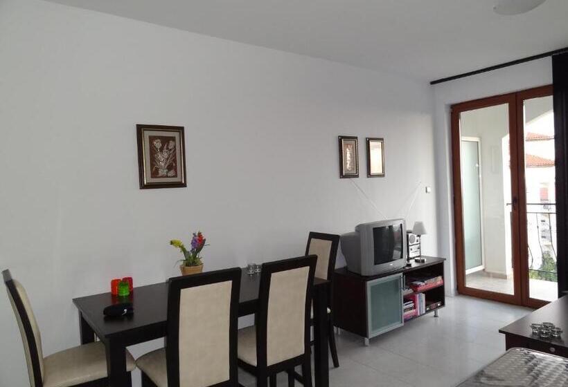 带2个卧室的公寓, Triumph Holiday Village