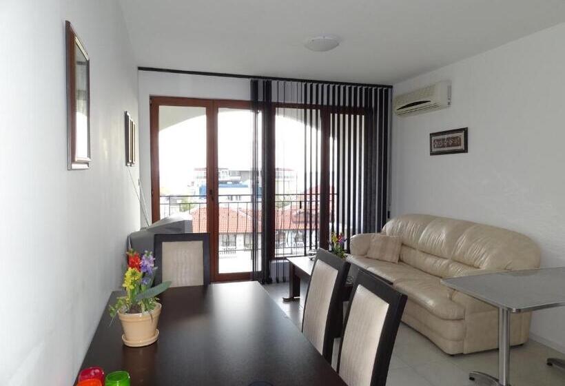 带2个卧室的公寓, Triumph Holiday Village