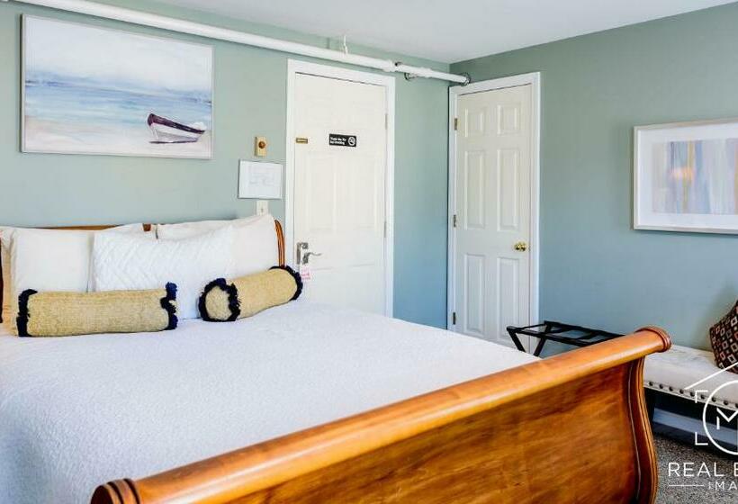 غرفة قياسية, Bouchard Restaurant & Inn