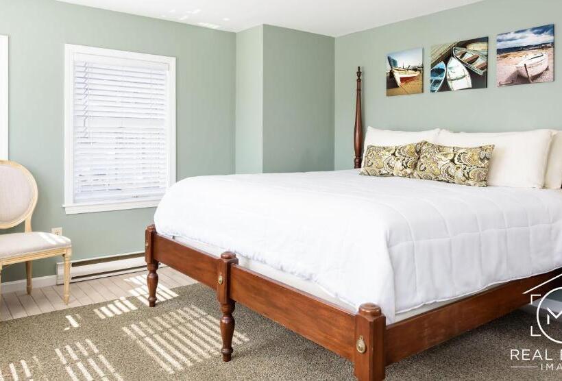 غرفة ديلوكس سرير كينج, Bouchard Restaurant & Inn