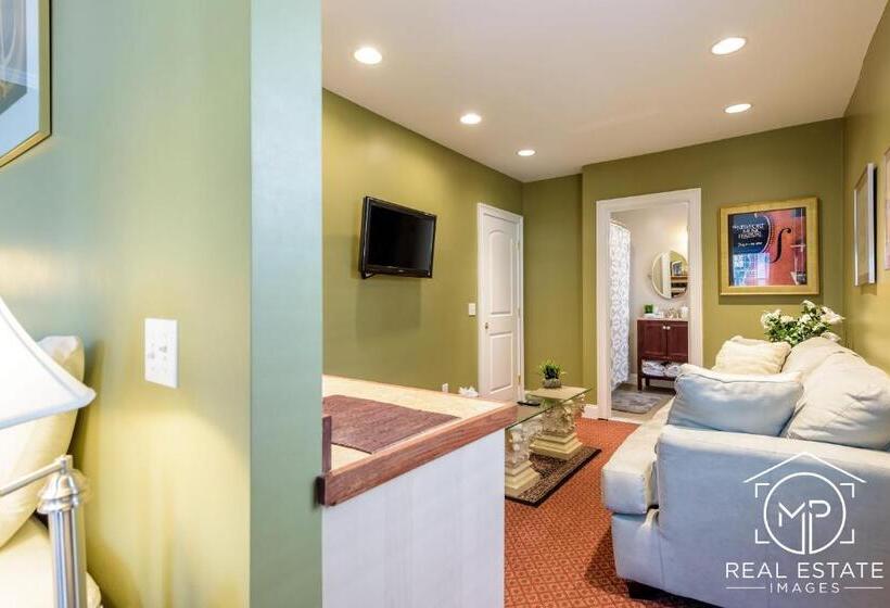 إستوديو قياسى سرير كينج, Bouchard Restaurant & Inn