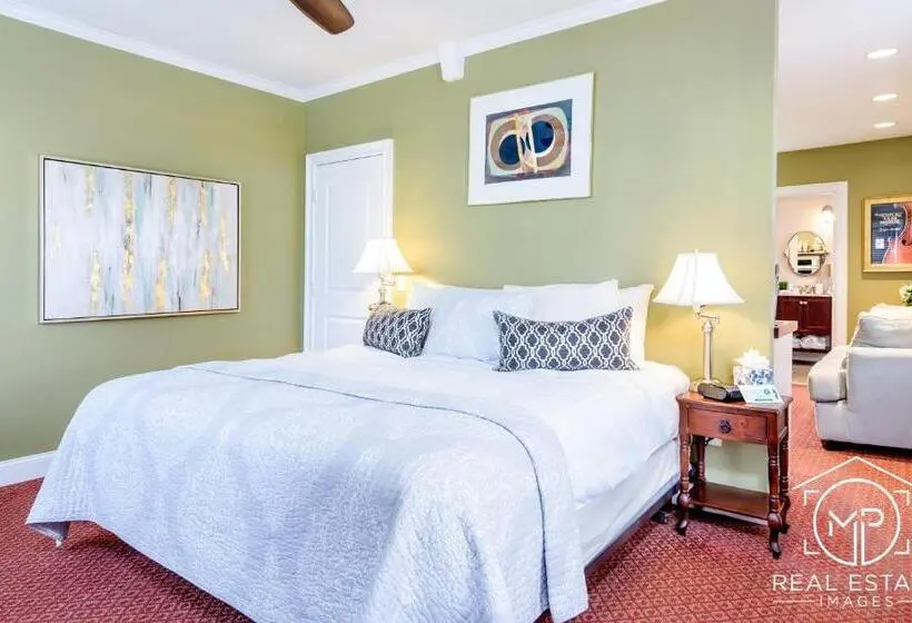 Standard-studio King-vuode, Bouchard Restaurant & Inn