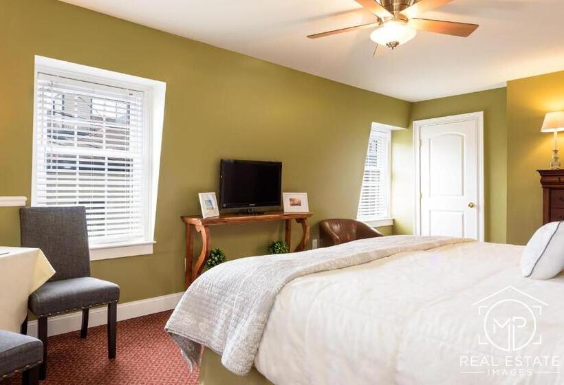 غرفة ديلوكس سرير كينج, Bouchard Restaurant & Inn