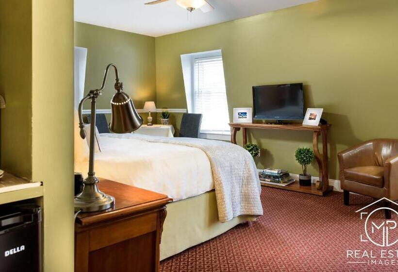 غرفة ديلوكس سرير كينج, Bouchard Restaurant & Inn