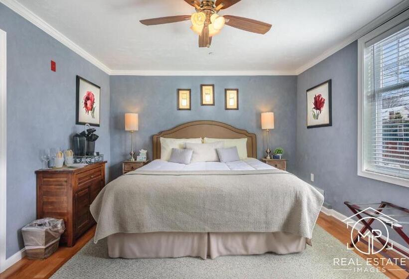 غرفة ديلوكس سرير كينج, Bouchard Restaurant & Inn