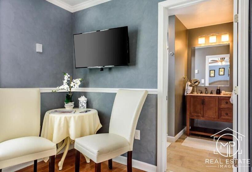 غرفة ديلوكس سرير كينج, Bouchard Restaurant & Inn