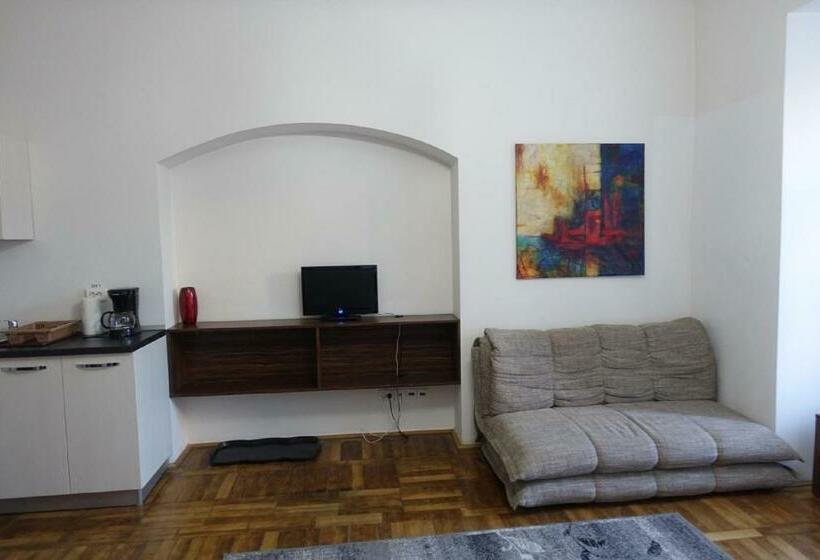 标准工作室, Casa Sforii Brasov