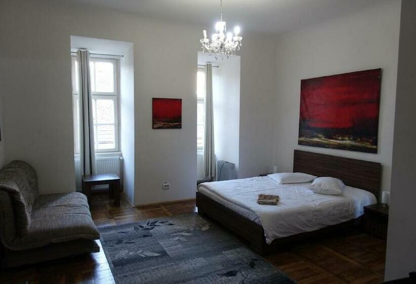 标准工作室, Casa Sforii Brasov