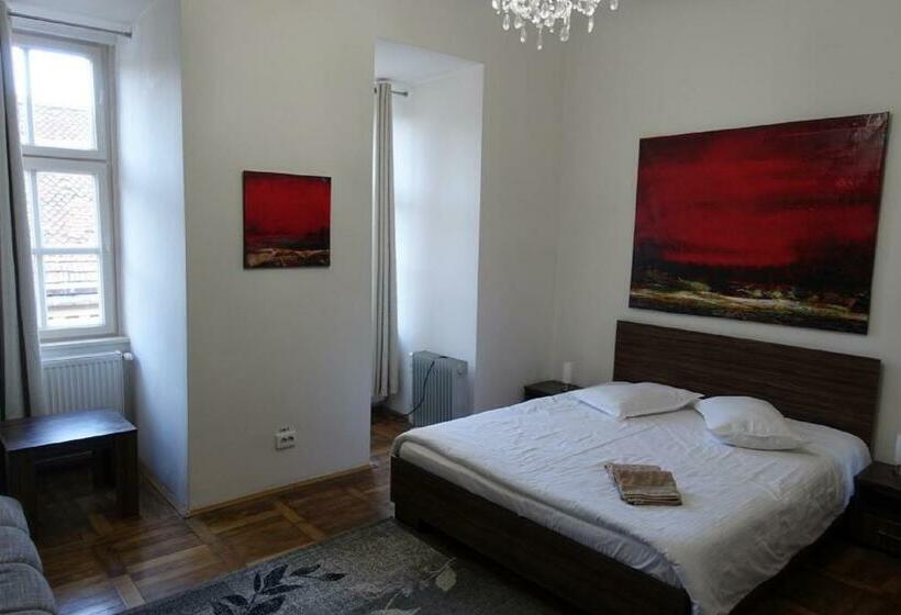 스탠다드 스튜디오, Casa Sforii Brasov