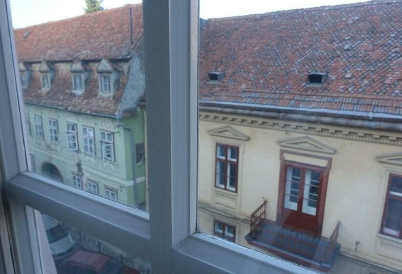 标准工作室, Casa Sforii Brasov