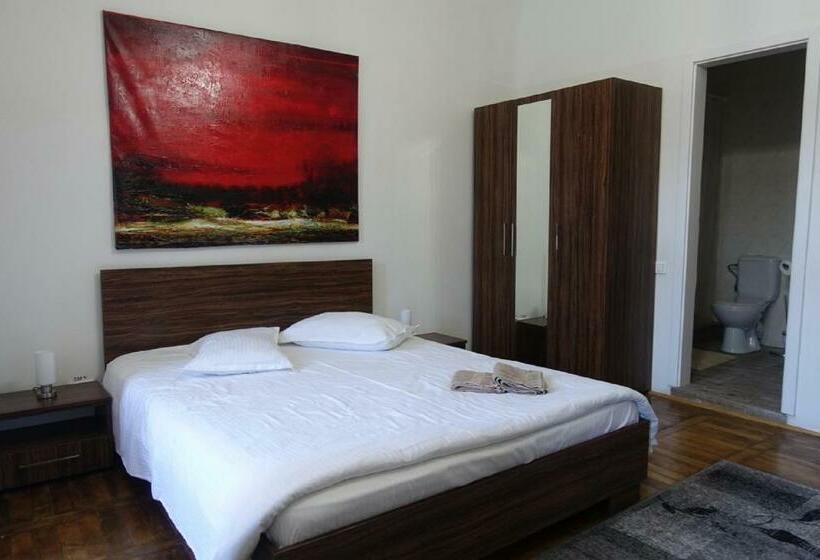 标准工作室, Casa Sforii Brasov