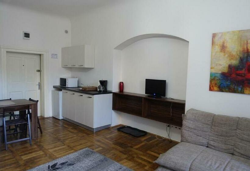 标准工作室, Casa Sforii Brasov