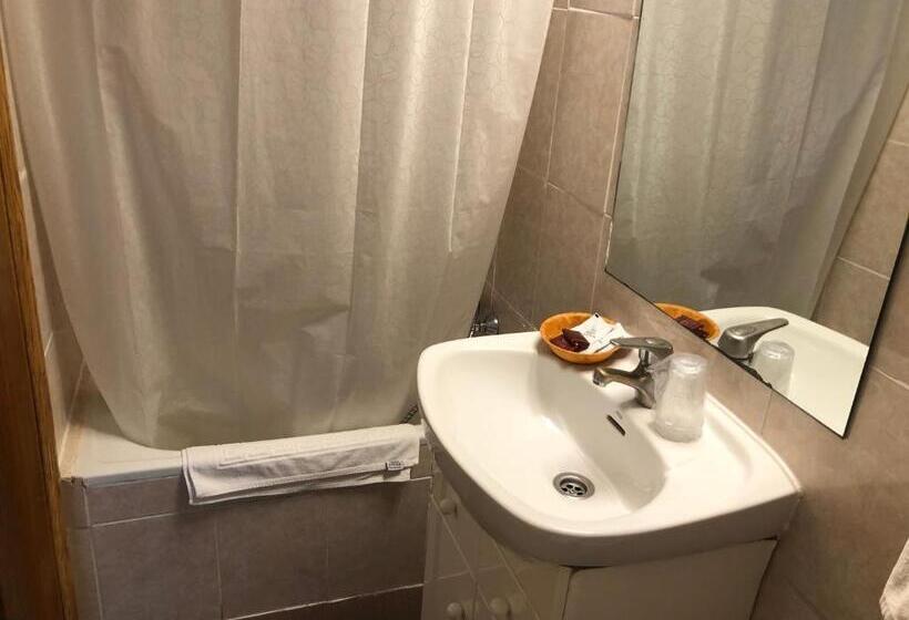 اتاق استاندارد سه نفره, Posada Tintes