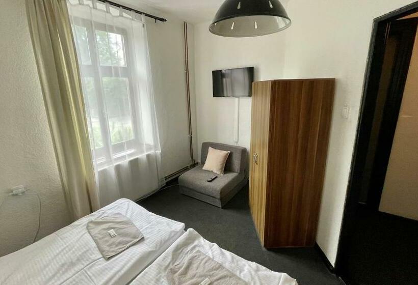 غرفة أساسية, Pension Plestil