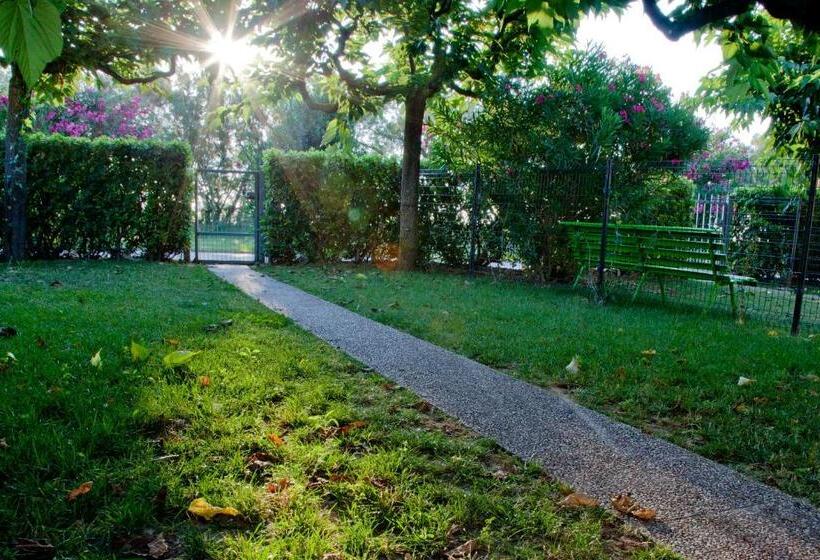 스탠다드 방갈로, Residence Casabianca