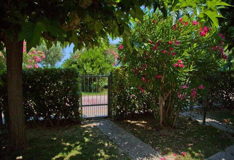 스탠다드 방갈로, Residence Casabianca