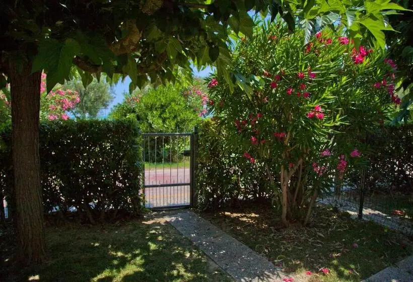 スタンダードバンガロー, Residence Casabianca