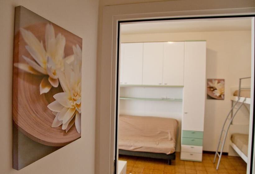 스탠다드 스튜디오, Residence Casabianca