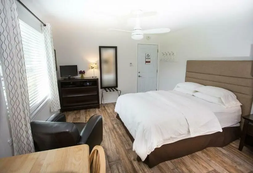 Standard Studio, Studiotel Bromont