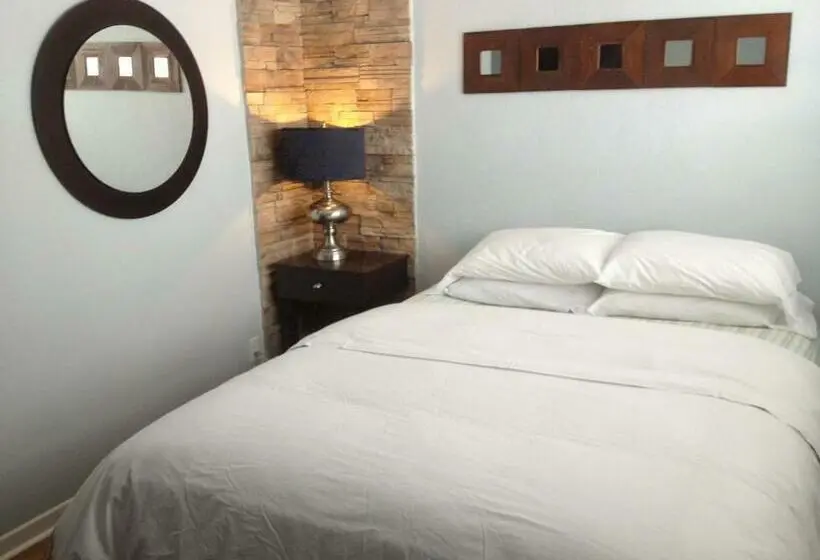 Standard Studio, Studiotel Bromont