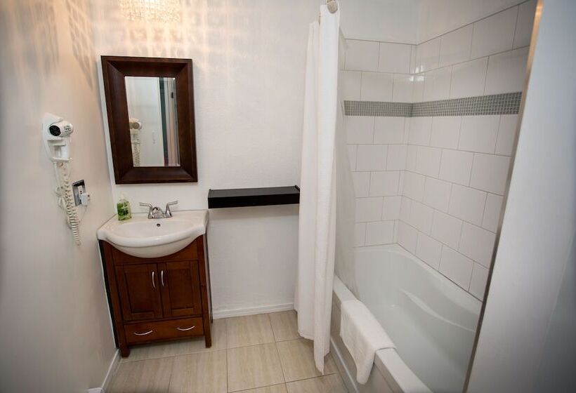 إستديو عائلى, Studiotel Bromont