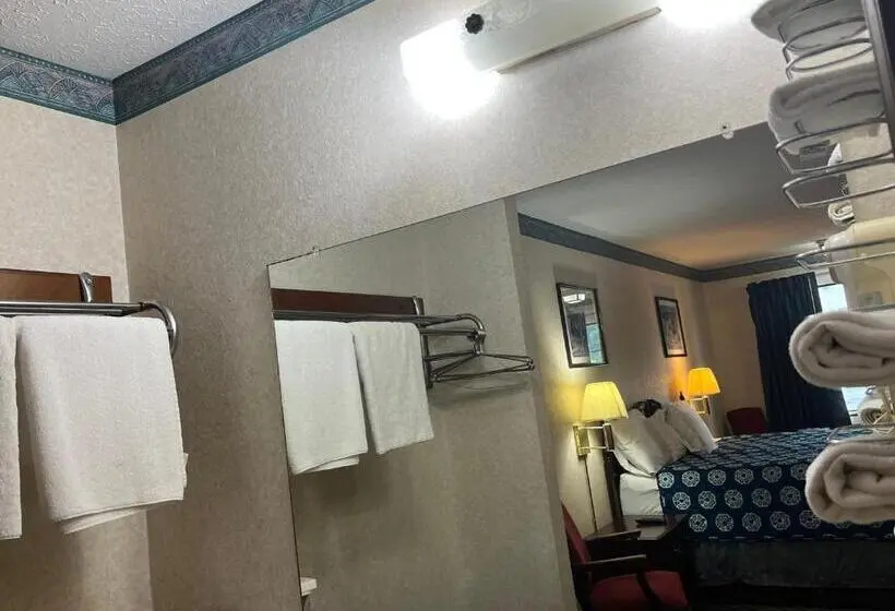 キングサイズベッドのスタンダードルーム, Americas Inn Bardstown