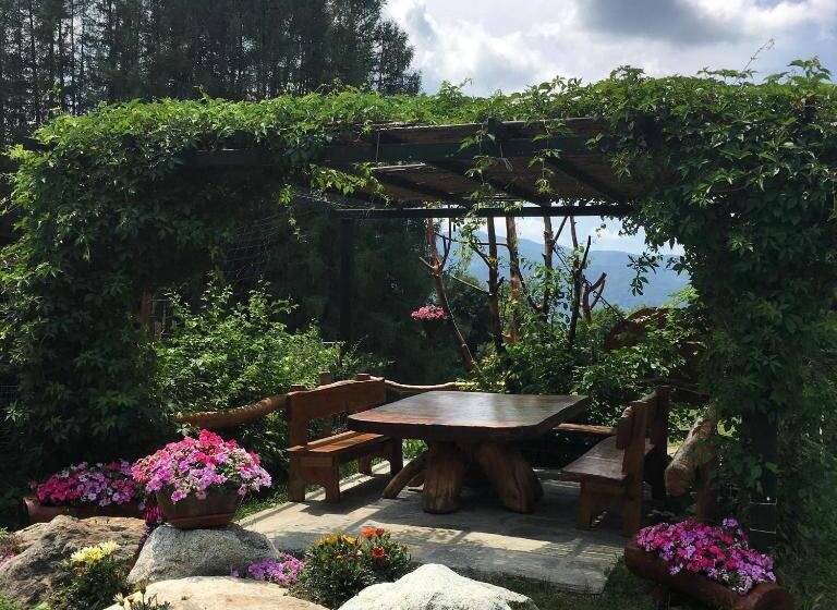 标准间, Agriturismo Le Radici