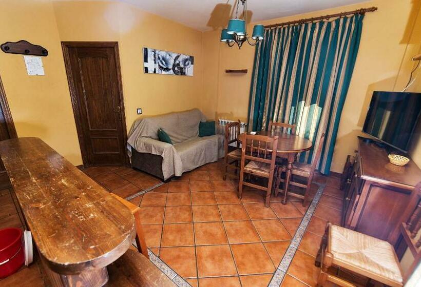 דירת חדר, Apartamentos Raisa