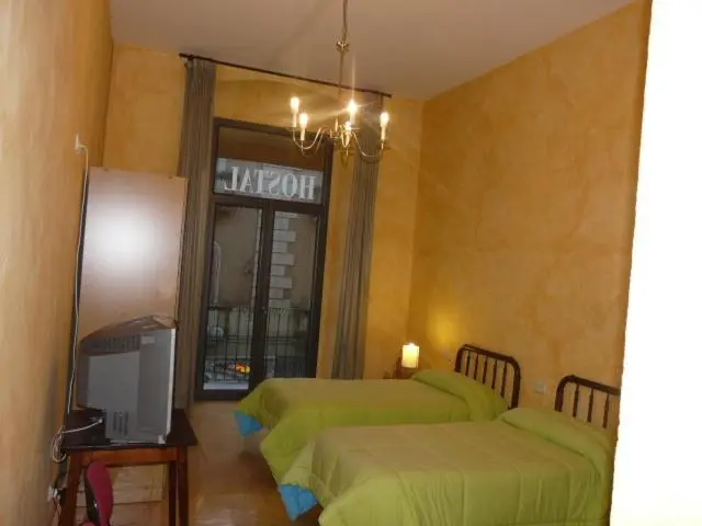 スタンダードルーム, Hostal Adarnius