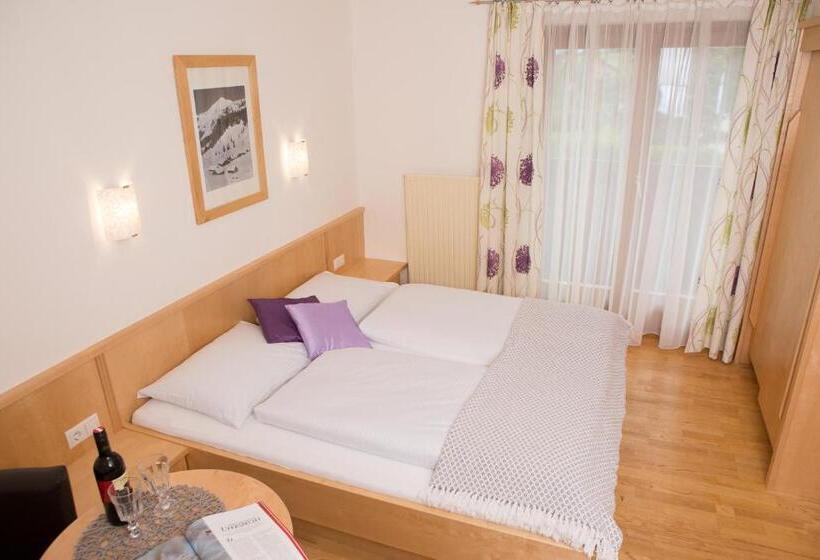 חדר סטנדרט עם מרפסת, Landhaus Huber