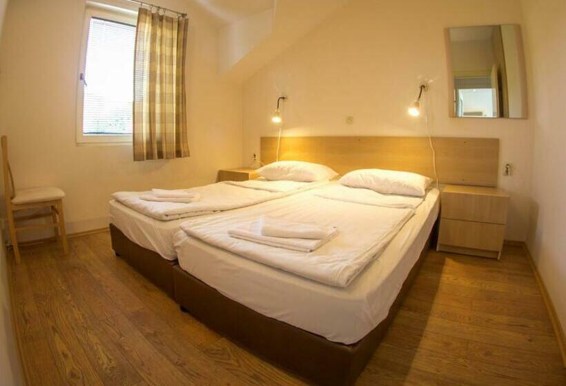 اتاق استاندارد, Oaza Inn