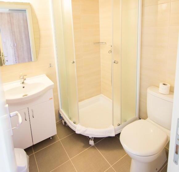 اتاق استاندارد با بالکن, Oaza Inn