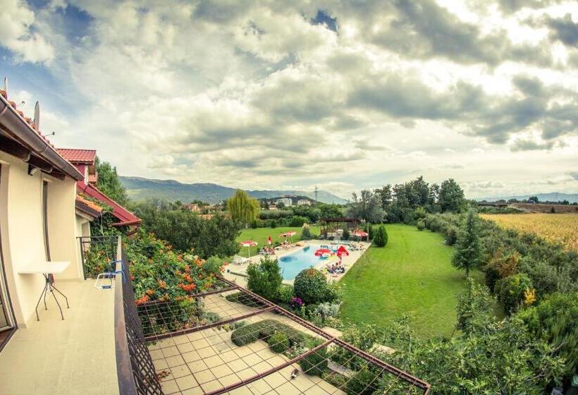 آپارتمان 4 خوابه, Oaza Inn