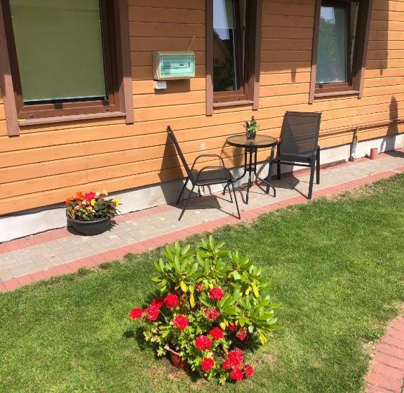 اتاق استاندارد با چشمانداز باغ, Pas Bani