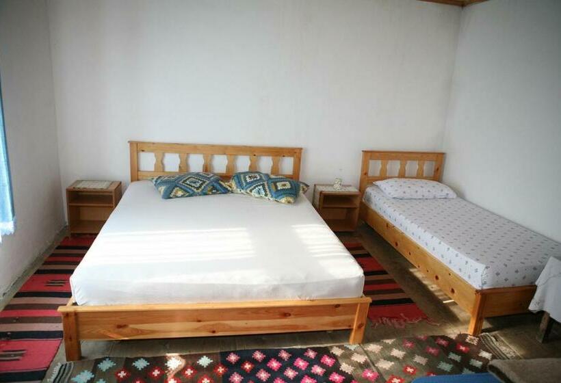 Номер Стандарт Четырехместный Совместный Санузел, Rupa Guest House