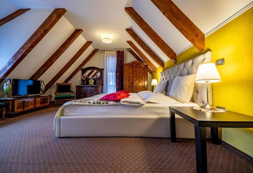 غرفة أساسية, Trattoria Al Gallo