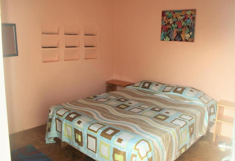 חדר מוזל מקלחת משותפת, Gipsy Ranch Rooms