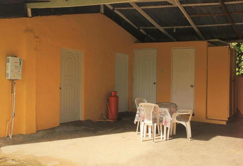 اتاق اکونومی با حمام مشترک, Gipsy Ranch Rooms