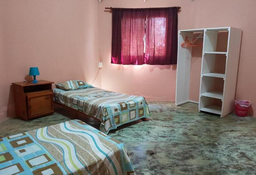 تختخواب در اتاق مشترک, Gipsy Ranch Rooms