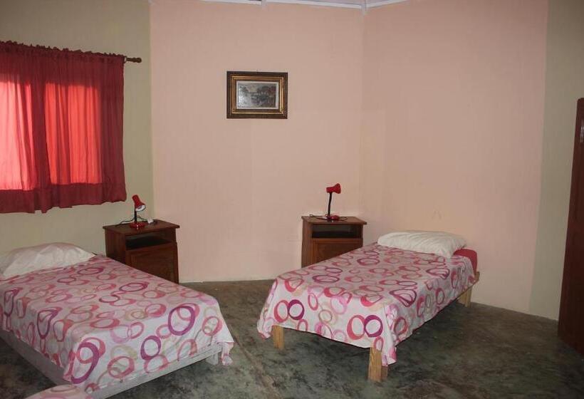 מיטה בחדר משותף, Gipsy Ranch Rooms