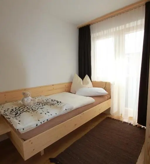 Huoneisto 1 Makuuhuone, Gästehaus Waldrand Garni