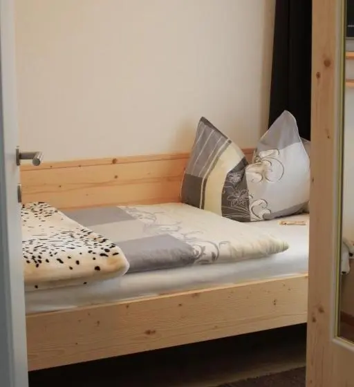Huoneisto 1 Makuuhuone, Gästehaus Waldrand Garni