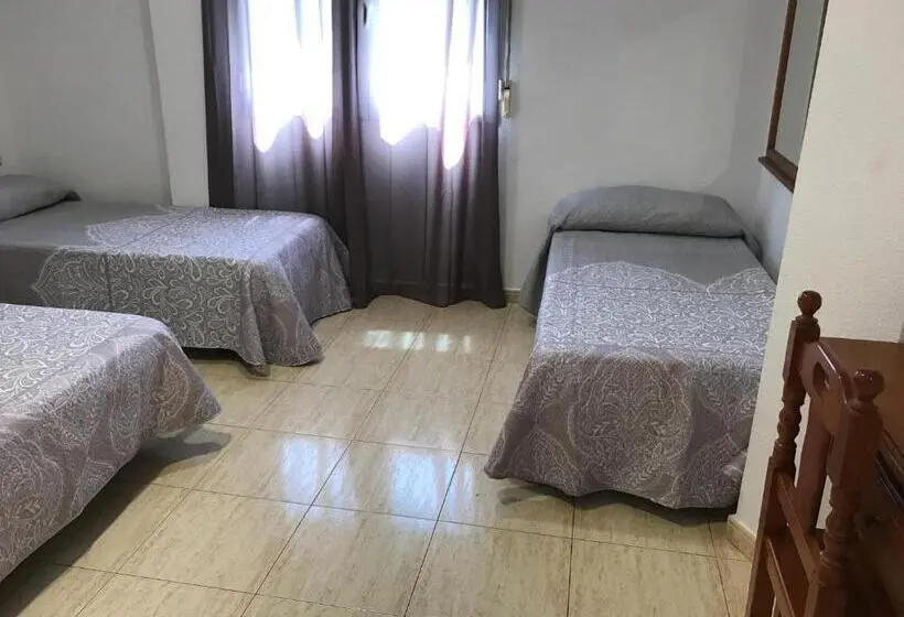 スタンダード４人部屋, Hostal 82