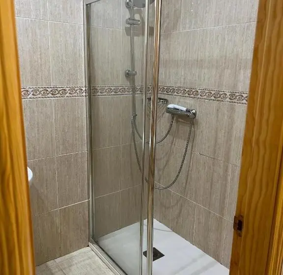 エコノミールーム, Hostal 82