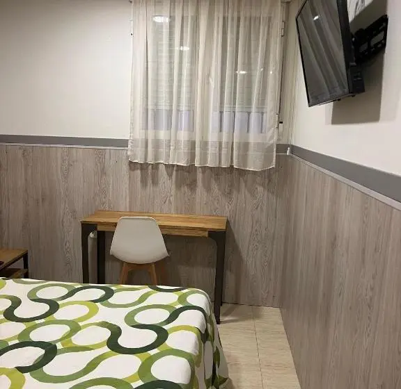 エコノミールーム, Hostal 82
