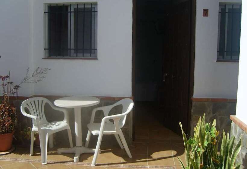 חדר סטנדרט לשלושה, Hostal El Canario