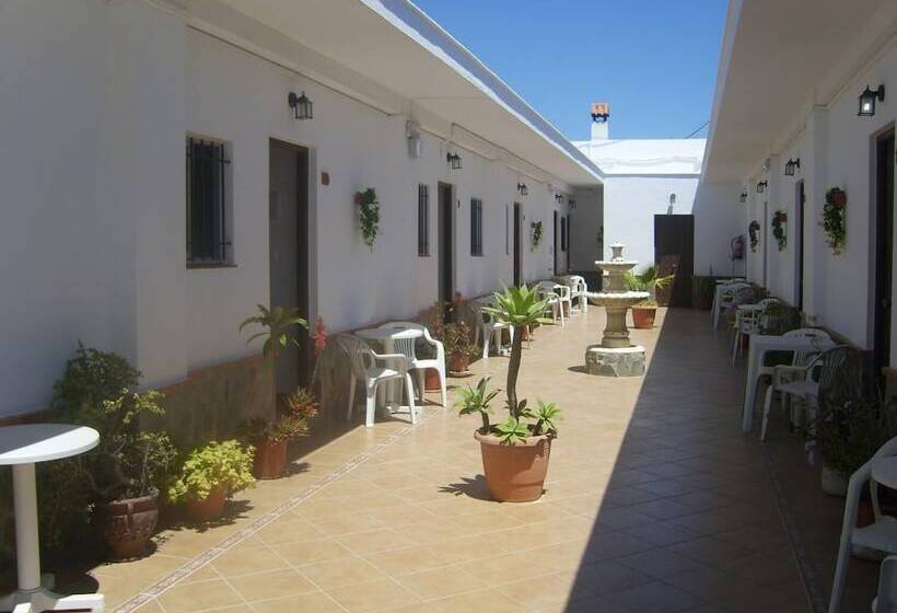 חדר סטנדרט לשלושה, Hostal El Canario