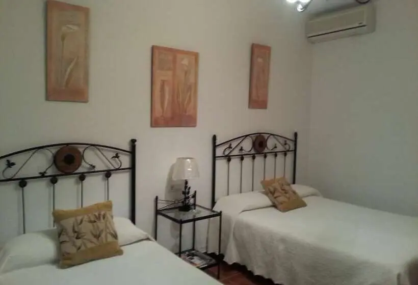 اتاق استاندارد سه نفره, Hostal El Canario