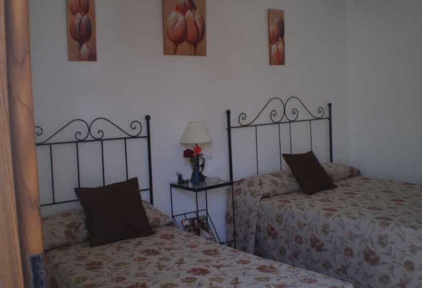 חדר סטנדרט לשלושה, Hostal El Canario