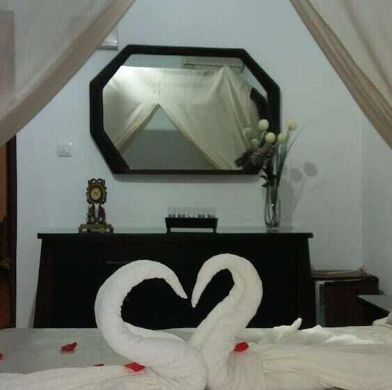 חדר סטנדרט לשלושה, Hostal El Canario